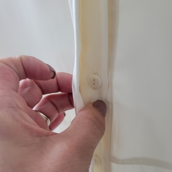 Women's blouse - Picture 2 of 4